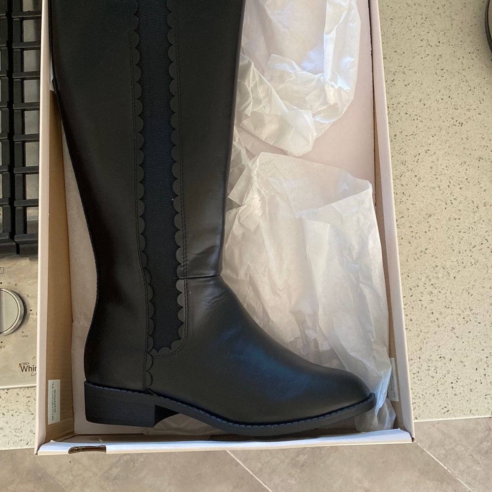 Lauren Conrad 7W tall boots
